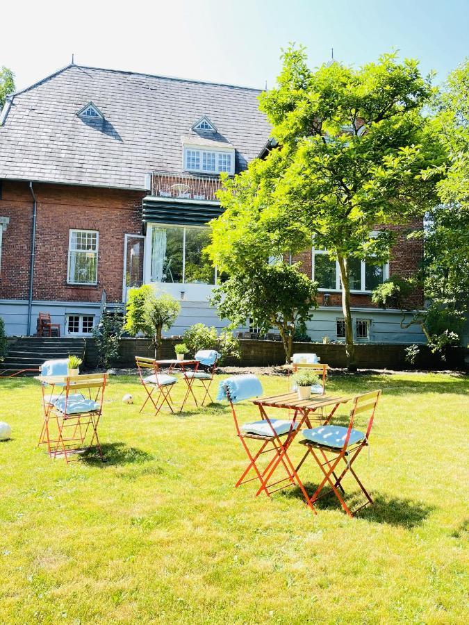 Aday - Aalborg Mansion - Open Bright Apartment With Garden Экстерьер фото